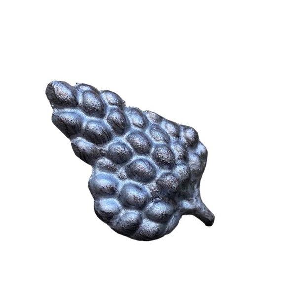 Lot of 7  Silver Tone Wine Grapes Pewter Napkin Rings Holders - Picture 3 of 16